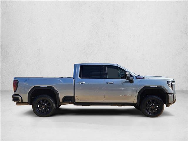 Used 2024 GMC Sierra 2500 AT4 w/ AT4 Premium Plus Package AWD/4WD image 4