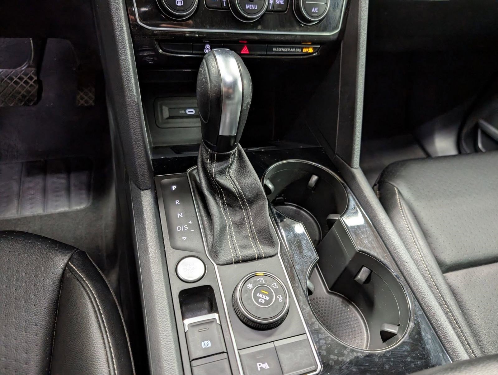 Used 2022 Volkswagen Atlas SE w/ Black Wheel Package image 17