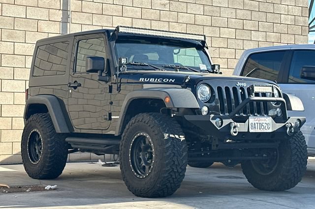 Used 2017 Jeep Wrangler Rubicon w/ Power Convenience Group AWD/4WD image 3