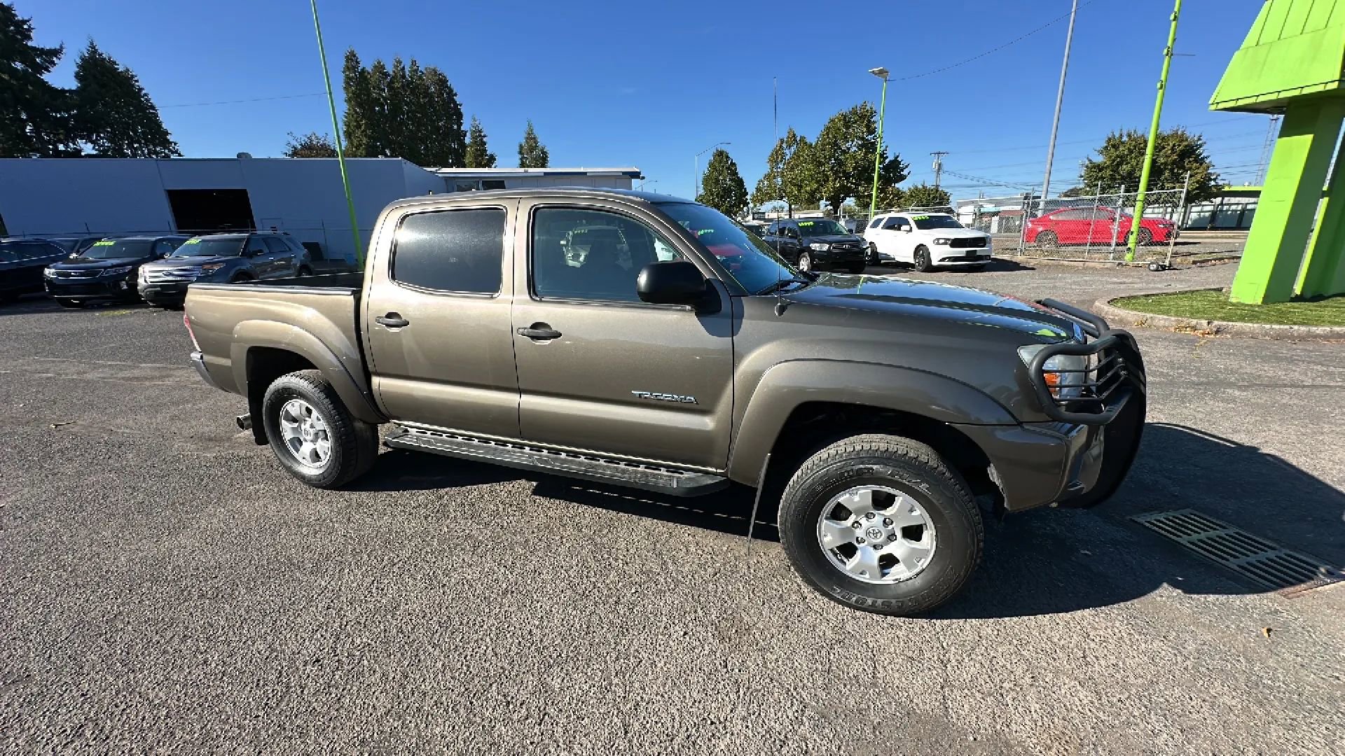 Used 2015 Toyota Tacoma PreRunner image 2