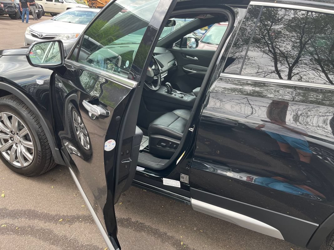 Used 2019 Cadillac XT4 Premium Luxury AWD/4WD image 12