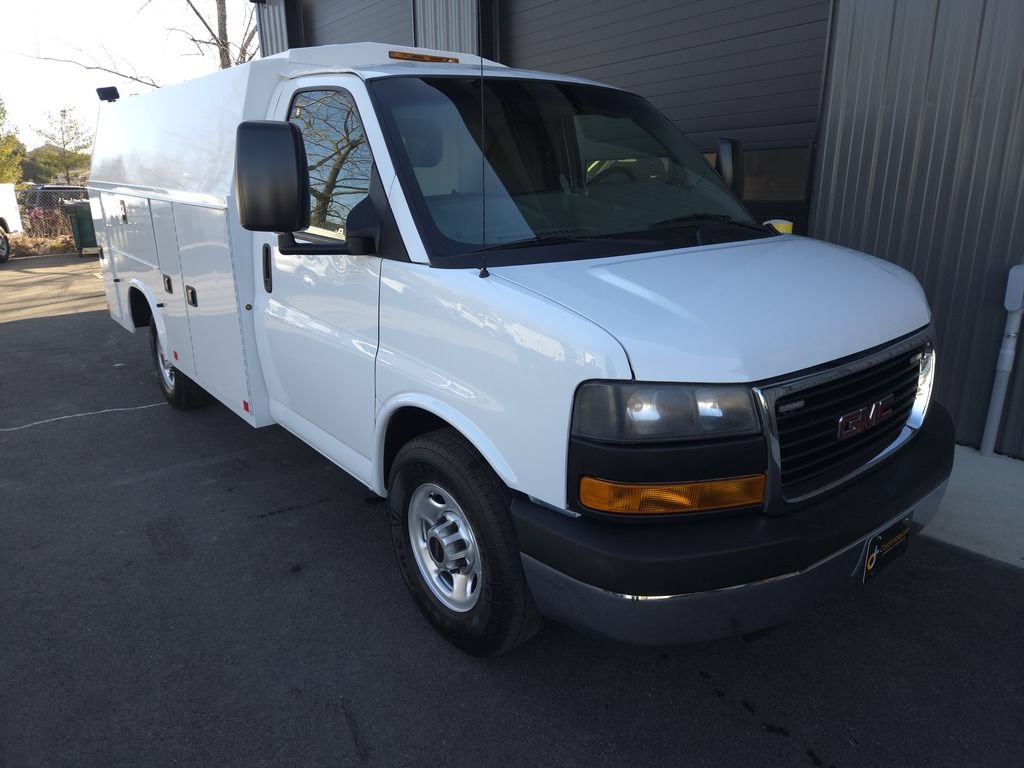 Used 2015 GMC Savana 3500 RWD image 6