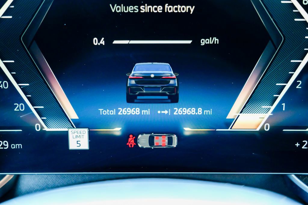 Used 2023 BMW 740i w/ Parking Assistance Package image 57