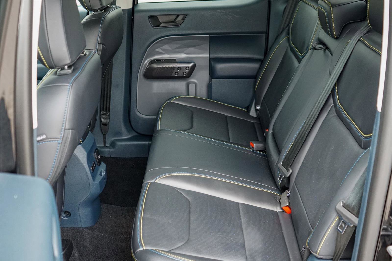 Used 2025 Ford Maverick Lobo image 23