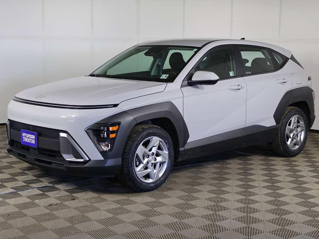 Certified 2025 Hyundai Kona SE FWD image 6