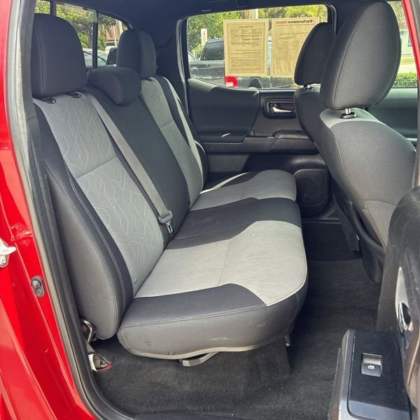 Used 2022 Toyota Tacoma TRD Off-Road w/ Technology Package image 6