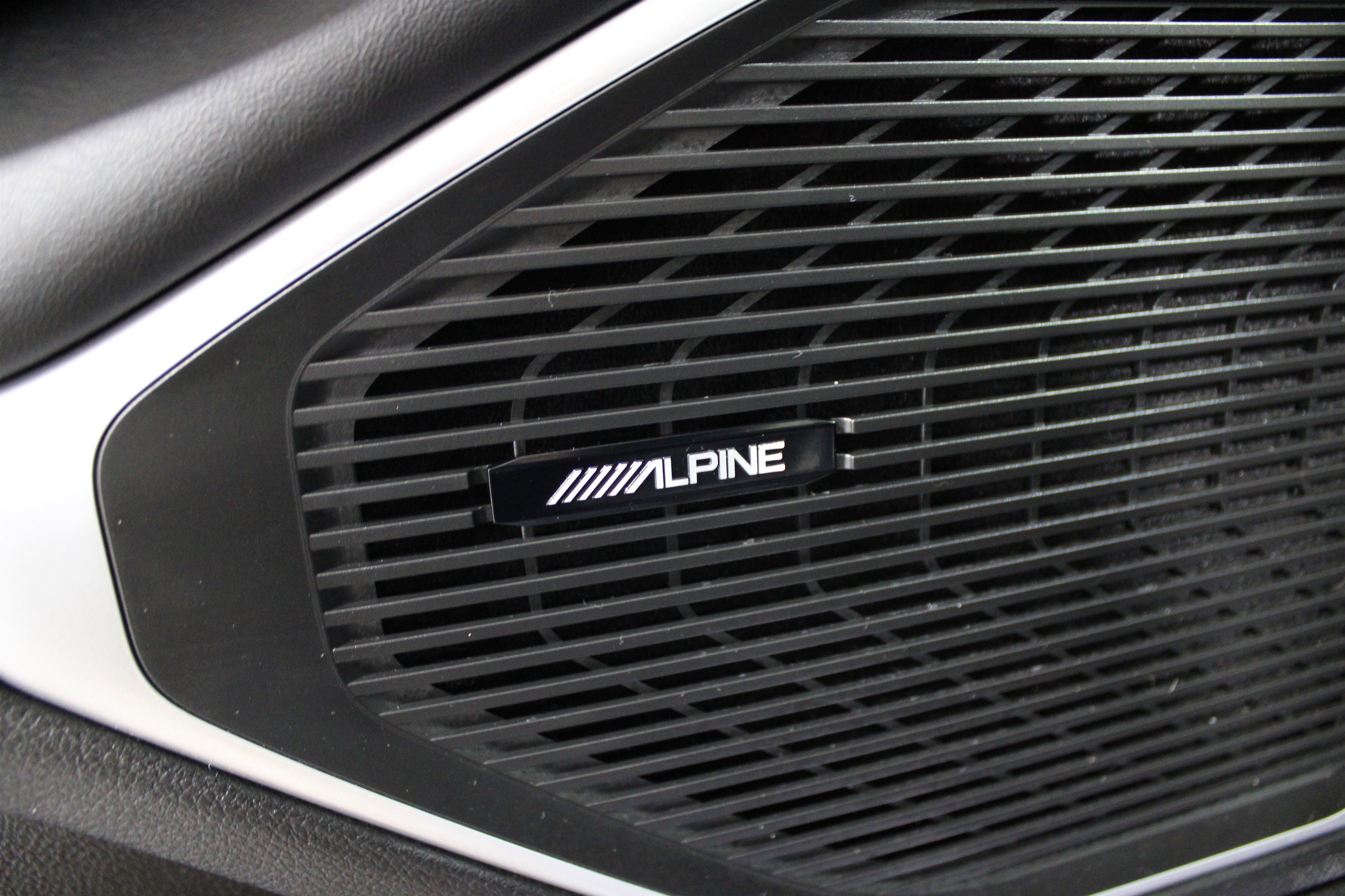 Used 2024 Jeep Wagoneer 4WD w/ Premium Group I image 7