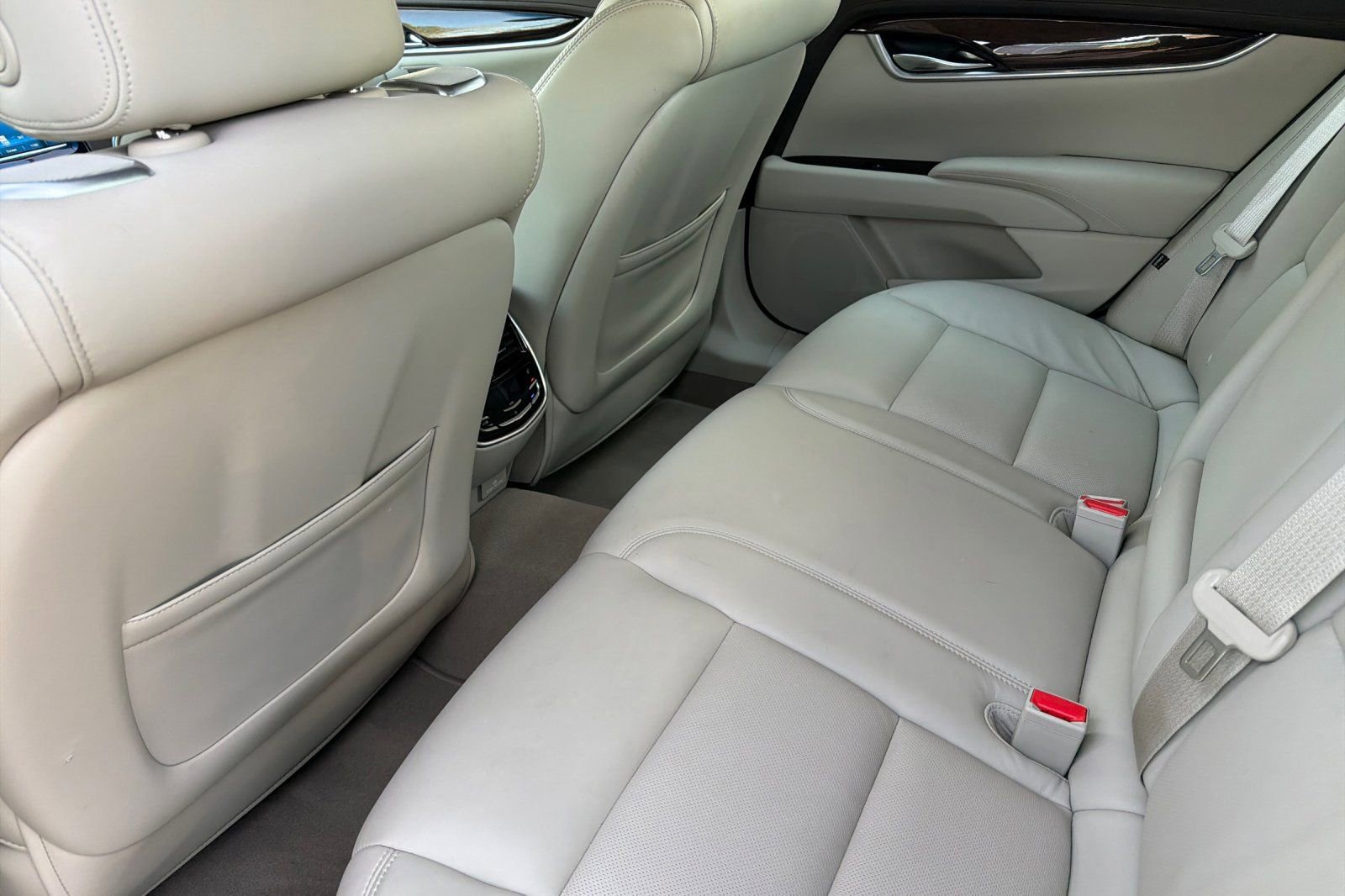 Used 2016 Cadillac XTS Premium image 12