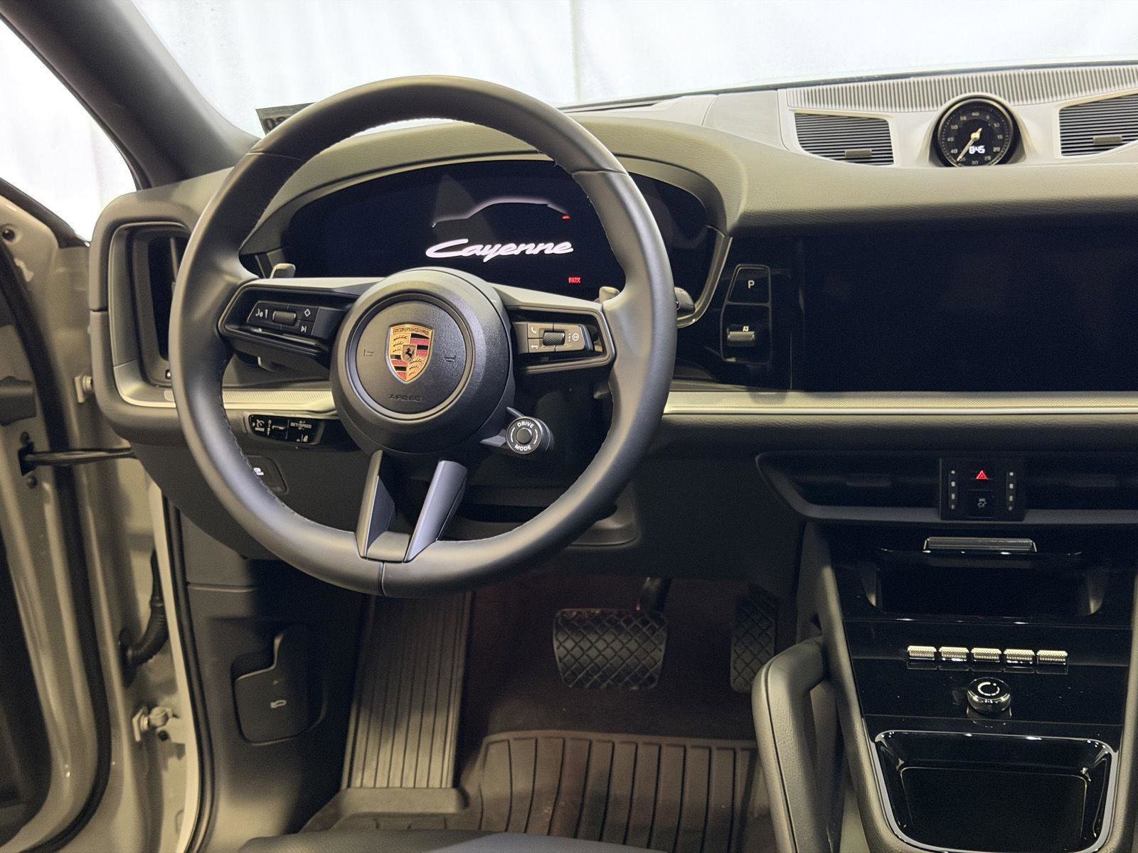 Certified 2025 Porsche Cayenne Coupe image 20