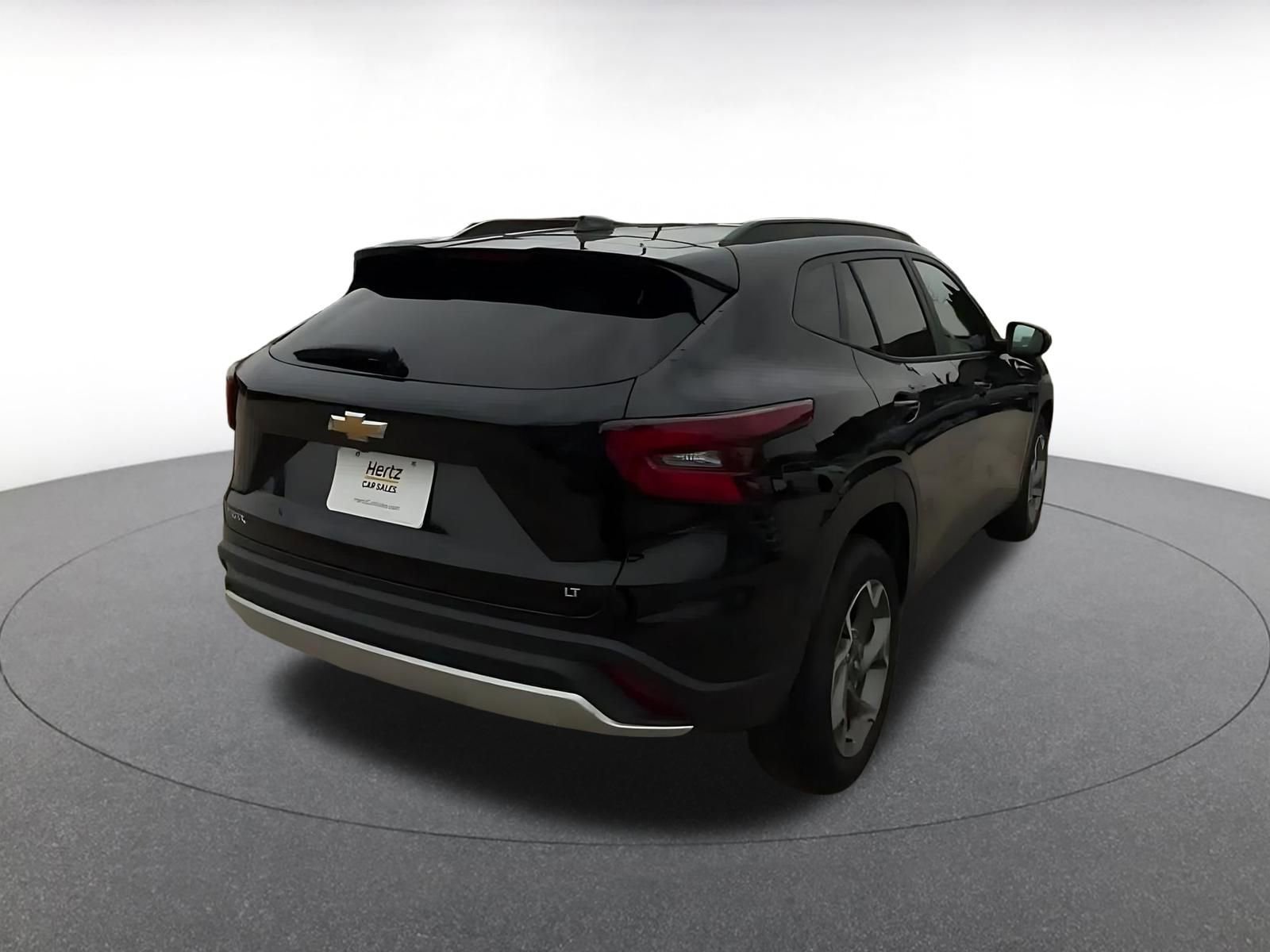 Used 2025 Chevrolet Trax LT image 14