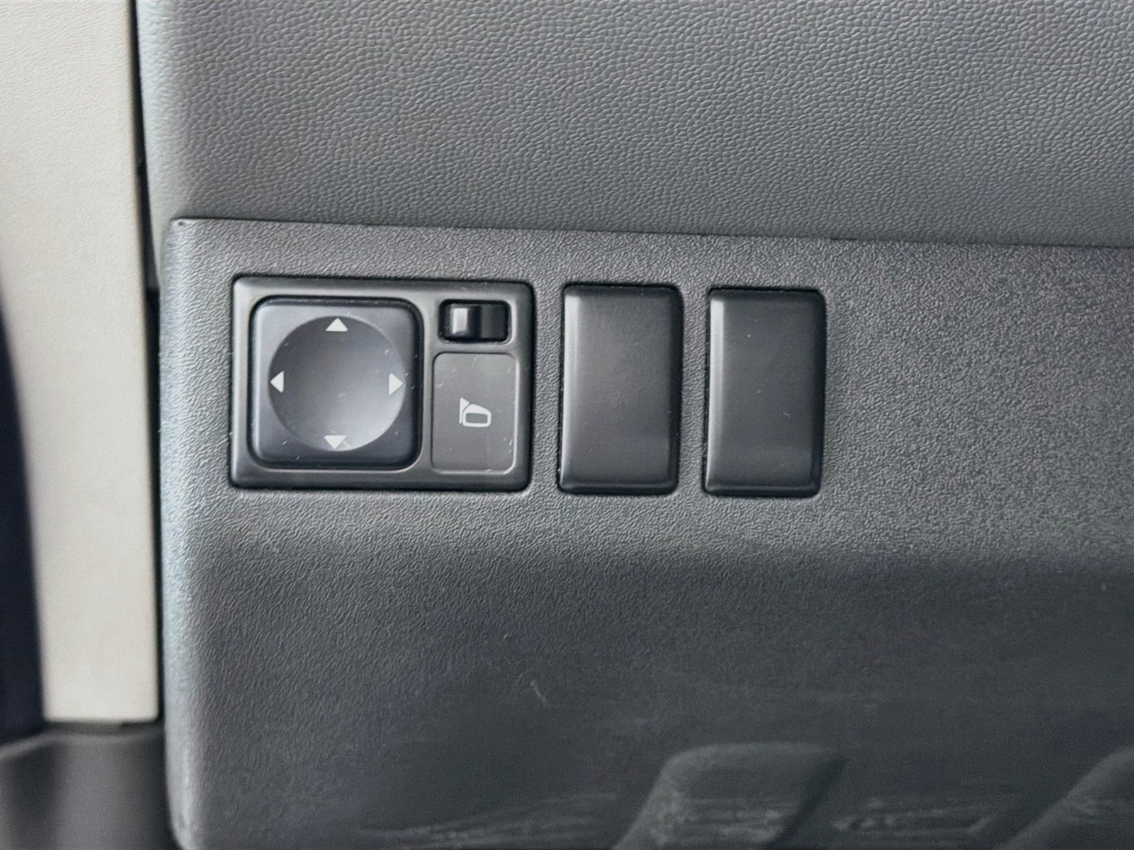 Used 2011 Nissan Xterra S AWD/4WD image 11