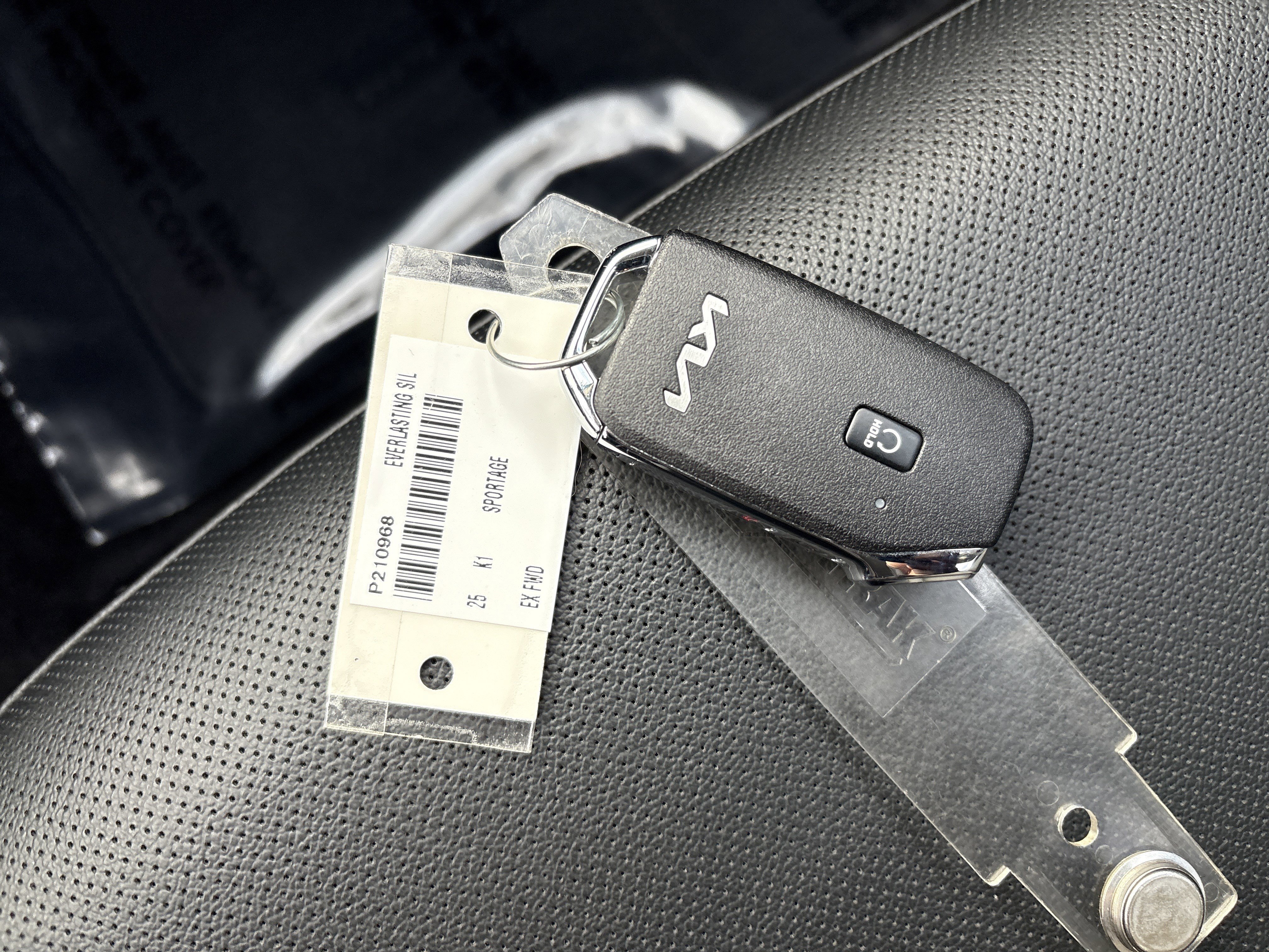 Used 2025 Kia Sportage EX image 37