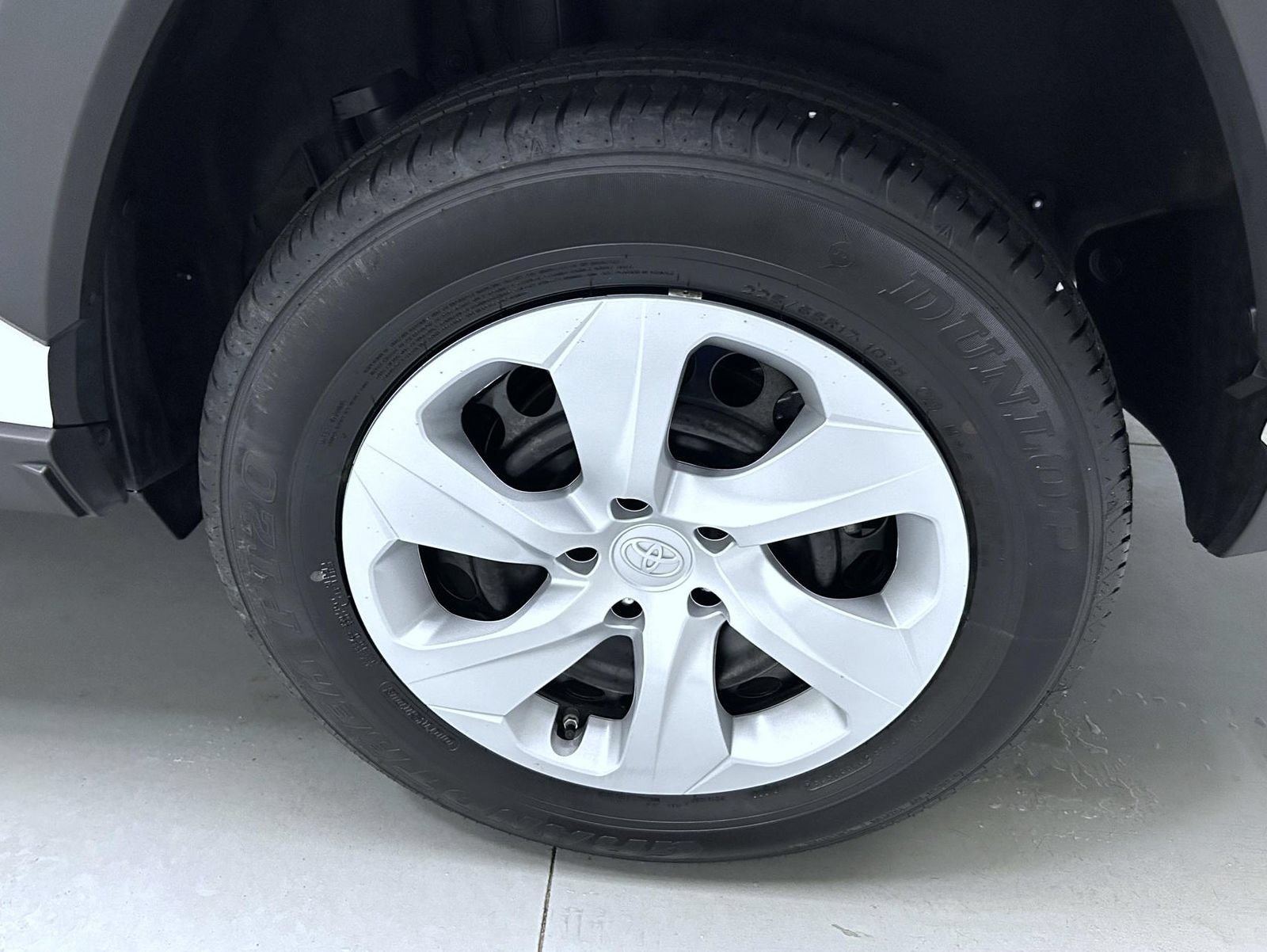 Used 2025 Toyota RAV4 LE AWD/4WD image 22