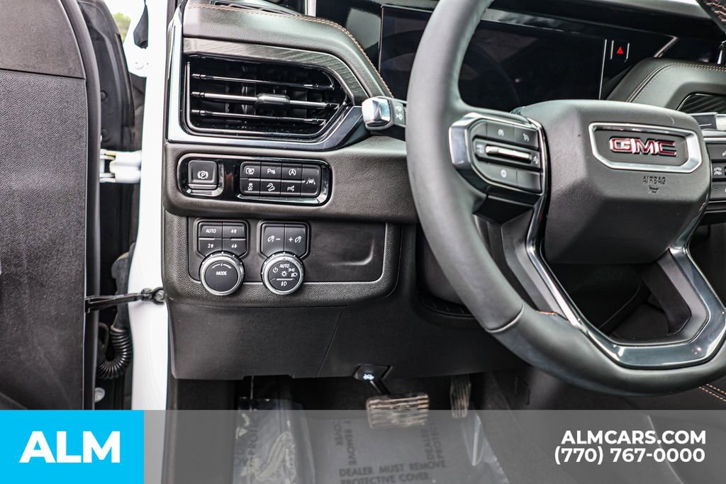 Used 2025 GMC Yukon XL AT4 w/ AT4 Premium Package AWD/4WD image 28
