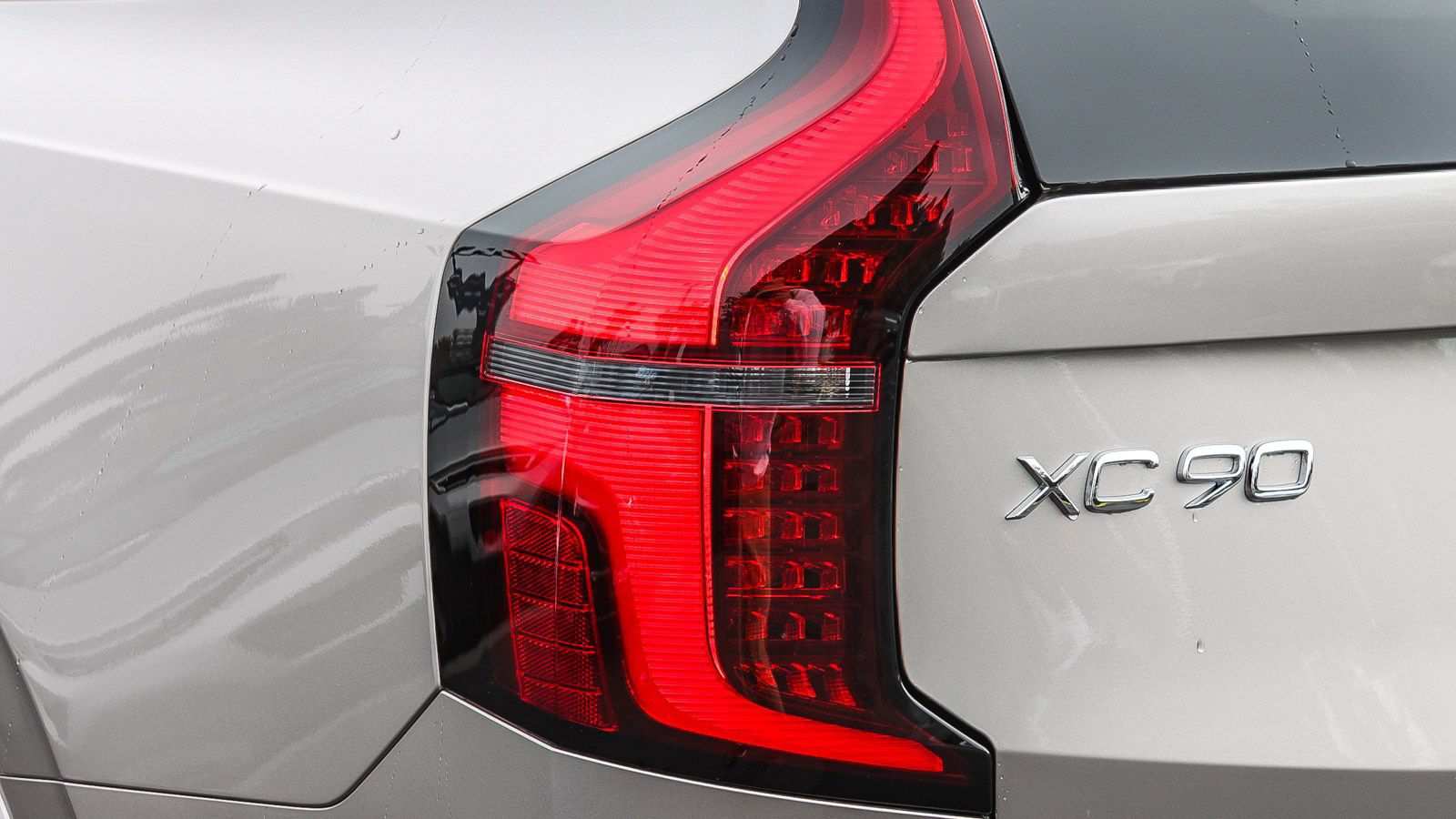 New 2026 Volvo XC90 T8 Plus w/ Protection Package Premier AWD/4WD image 9