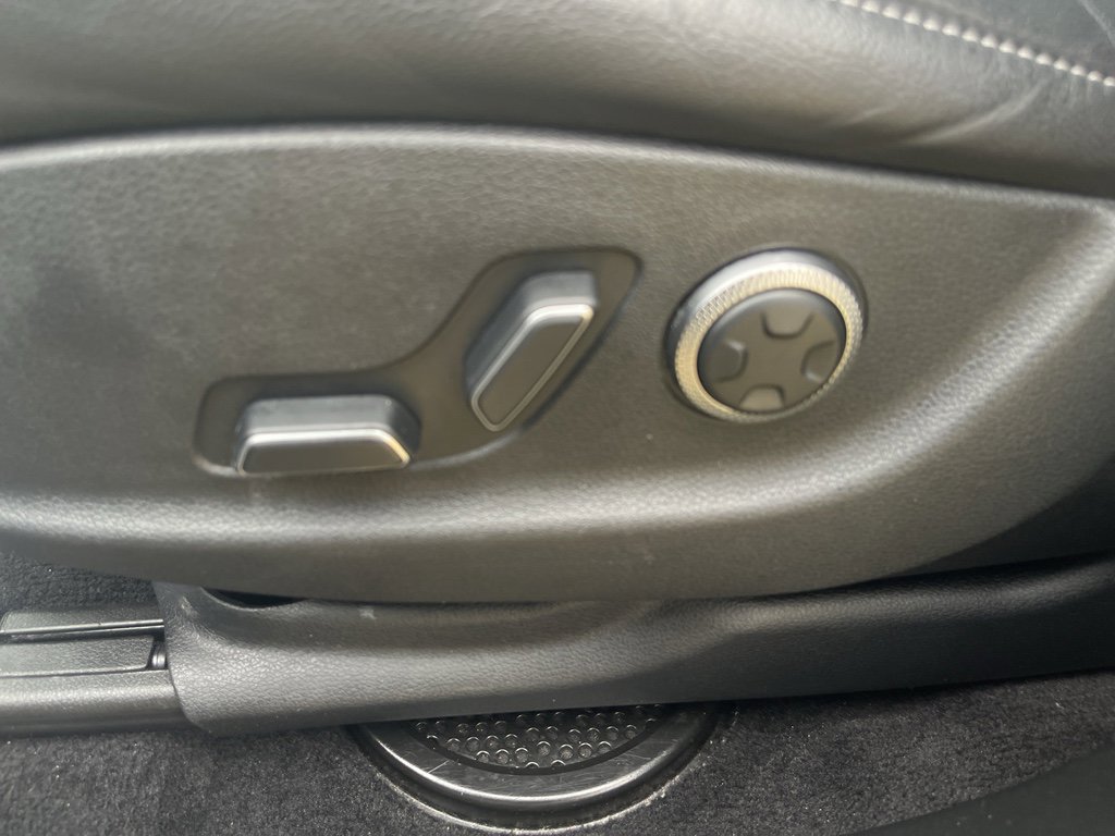 Used 2025 Genesis GV80 2.5T Standard image 16