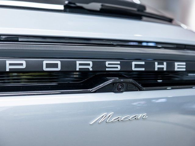 Certified 2025 Porsche Macan Electric RWD image 22