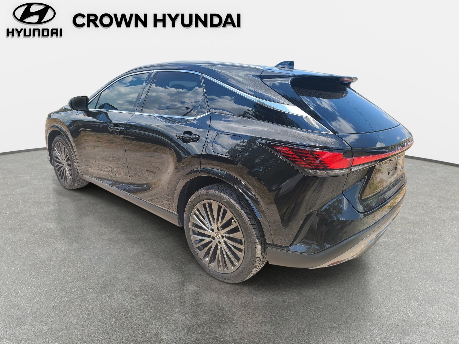 Used 2023 Lexus RX 350 FWD w/ Cold Area Package image 7