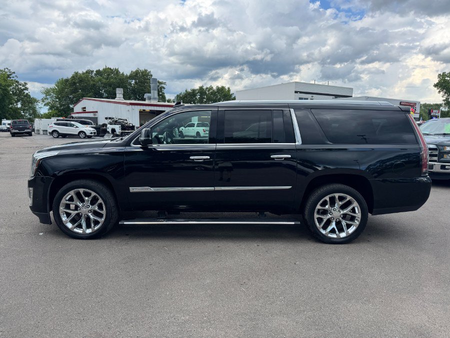 Used 2017 Cadillac Escalade ESV Platinum AWD/4WD image 2