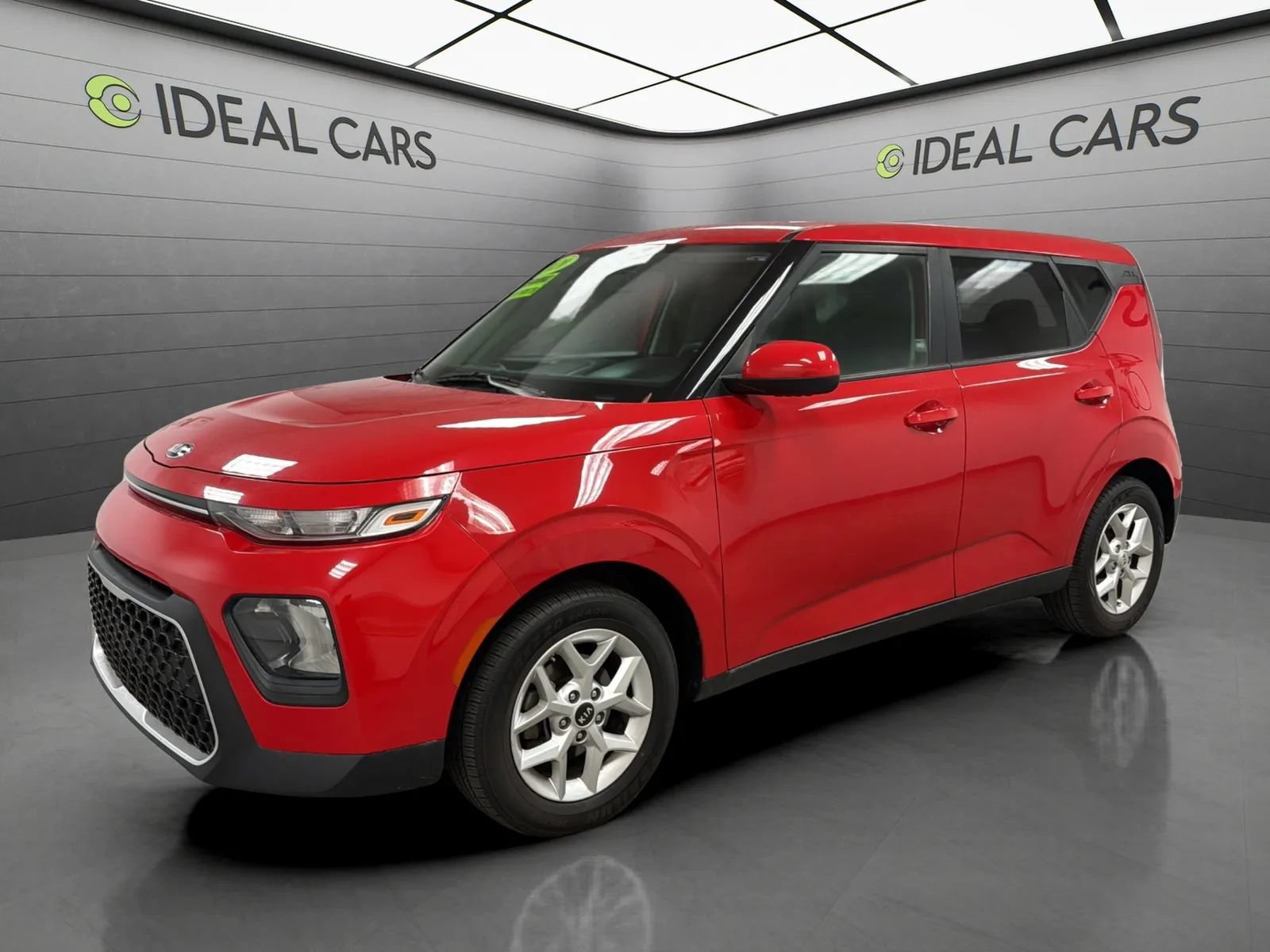 Used 2020 Kia Soul S FWD image 1