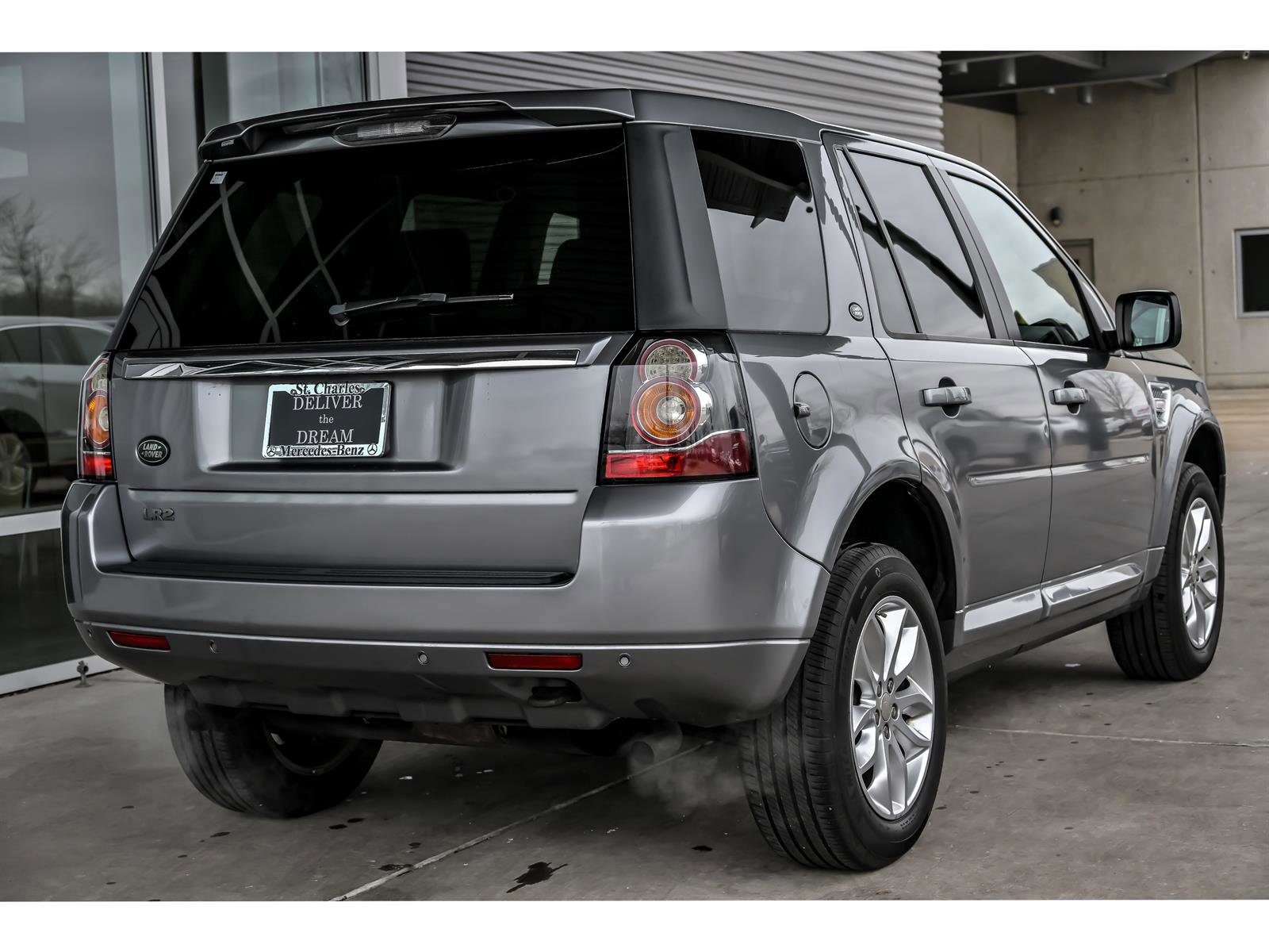 Used 2014 Land Rover LR2 image 8