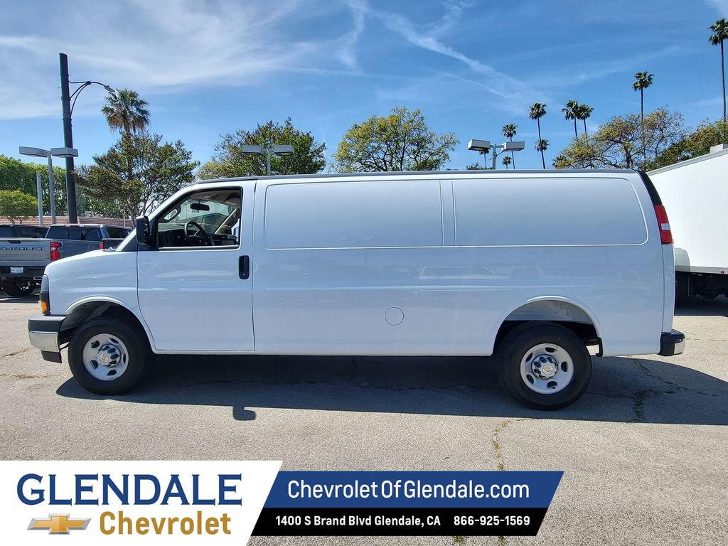 New 2026 Chevrolet Express 2500 Extended w/ Driver Convenience Package RWD image 15