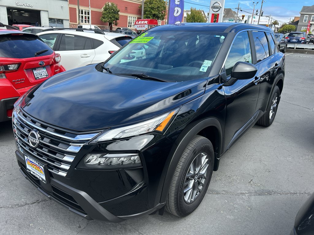 Used 2026 Nissan Rogue S AWD/4WD image 1