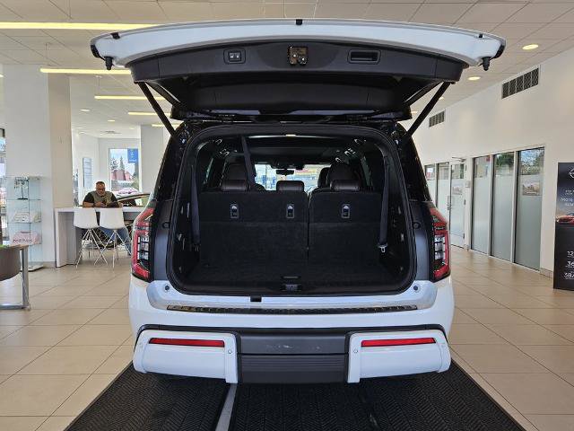 Certified 2025 Nissan Armada Platinum Reserve image 10