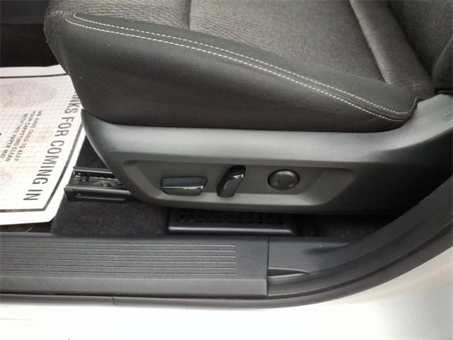 Used 2024 Nissan Rogue SV image 4