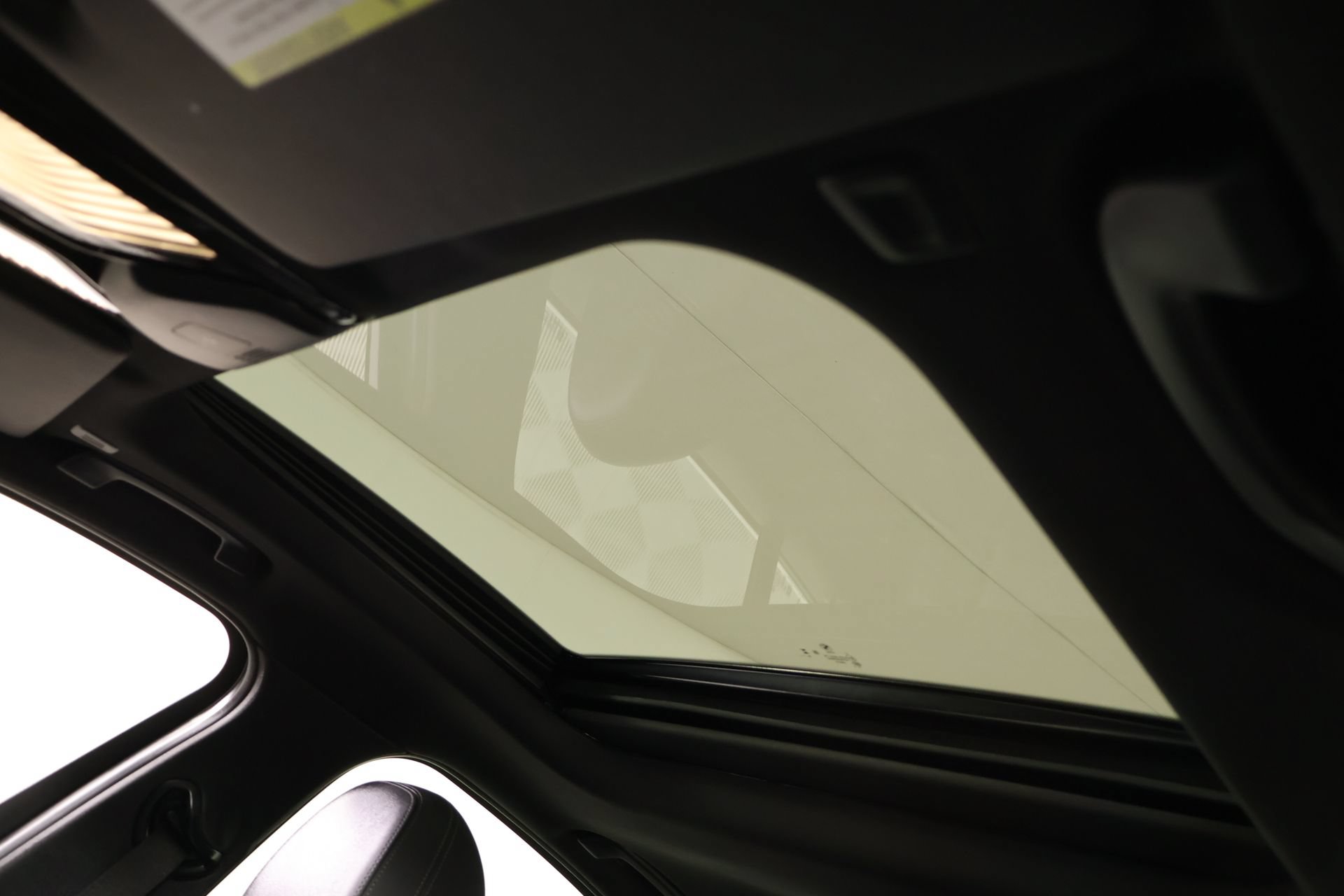 Used 2025 BMW 330i Sedan RWD image 16