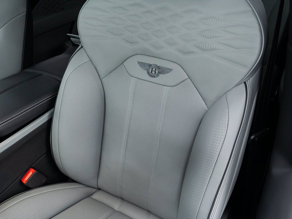 New 2026 Bentley Bentayga Extended Wheelbase AWD/4WD image 18