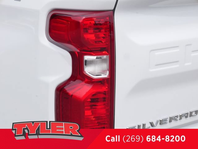 Used 2025 Chevrolet Silverado 1500 W/T w/ WT Value Package AWD/4WD image 15