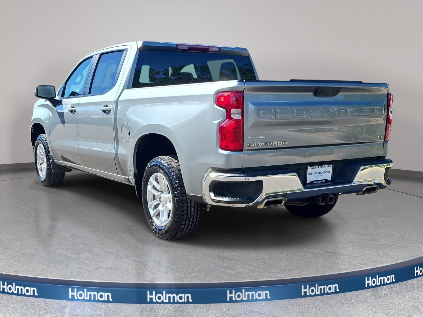 Used 2024 Chevrolet Silverado 1500 LT AWD/4WD image 8