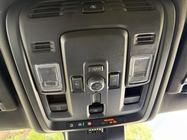 Used 2025 GMC Yukon AT4 Ultimate w/ LPO, AT4 Appearance Package AWD/4WD image 37