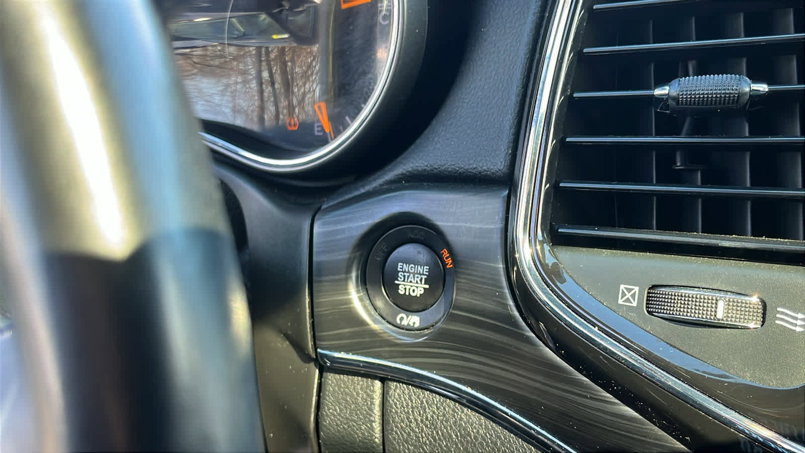 Certified 2022 Jeep Grand Cherokee Limited image 24