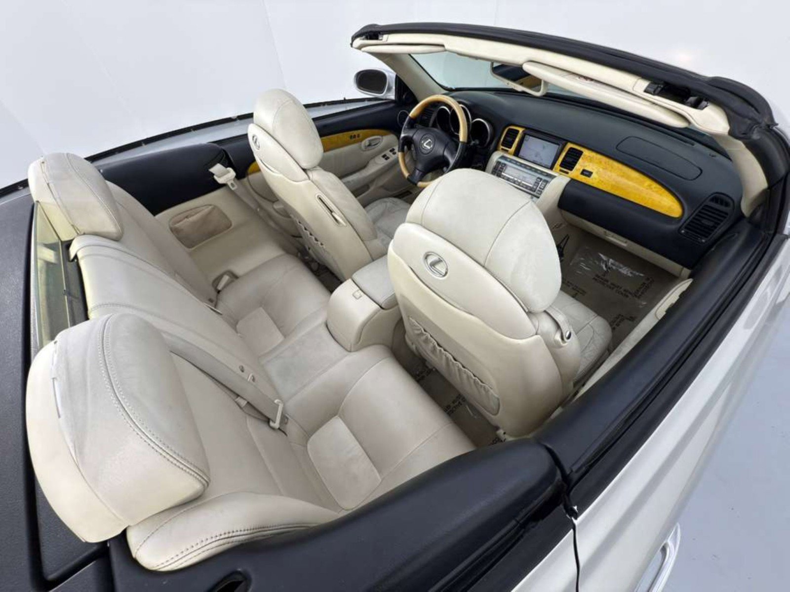 Used 2002 Lexus SC 430 Convertible image 32