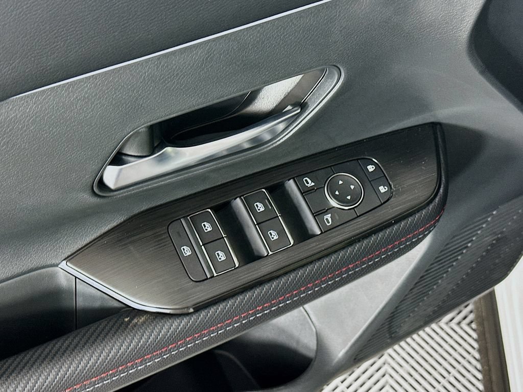 New 2026 Nissan Kicks SR w/ SR Premium Package FWD image 23