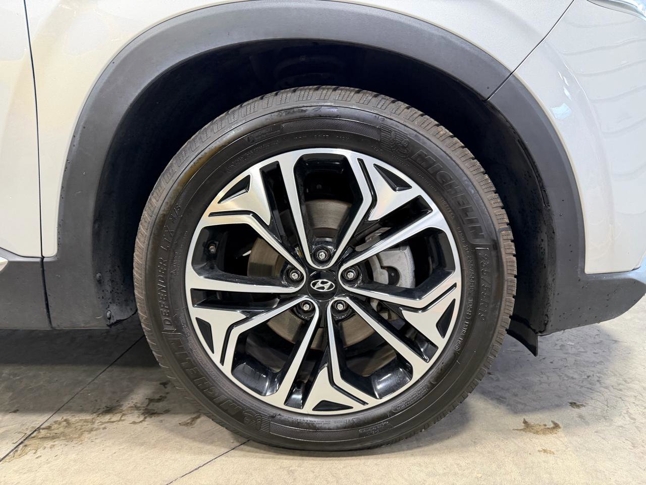 Used 2019 Hyundai Santa Fe Limited AWD/4WD image 7