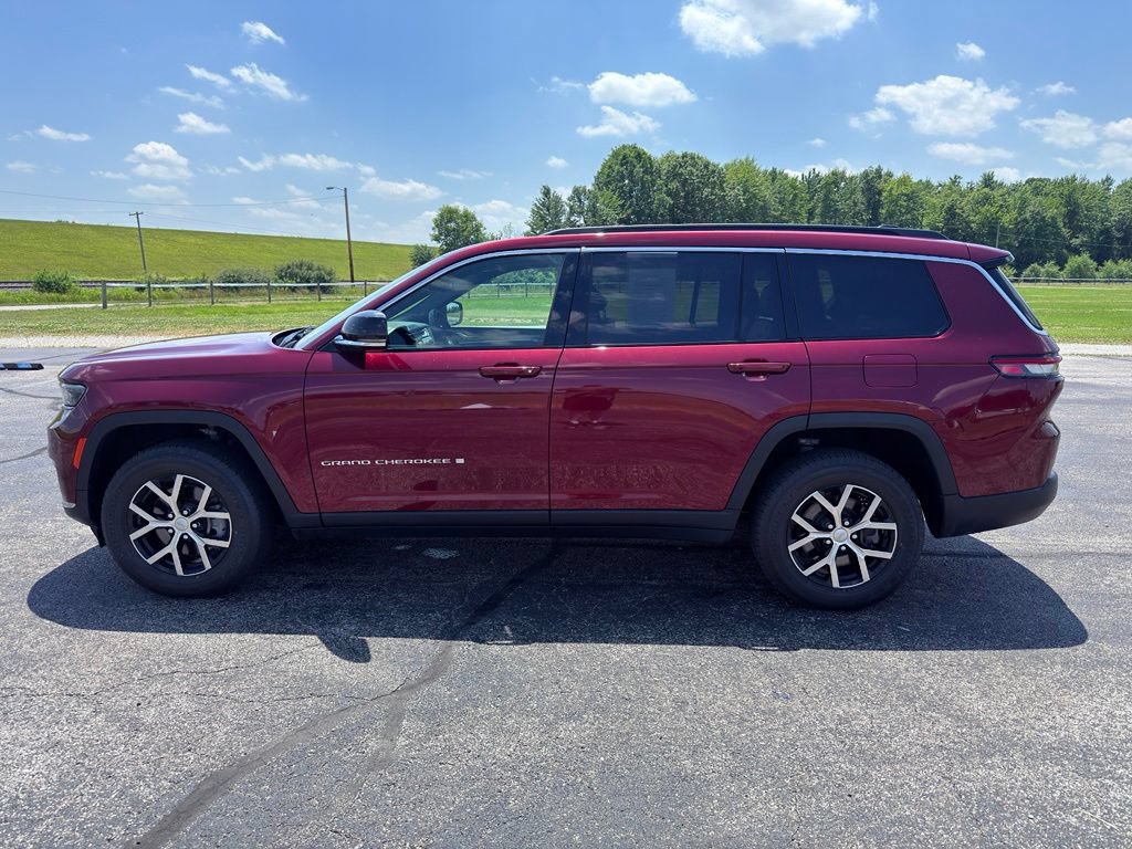 Used 2024 Jeep Grand Cherokee L Limited AWD/4WD image 26