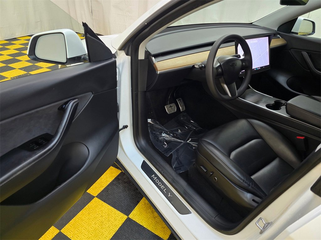 Used 2021 Tesla Model Y Long Range image 19