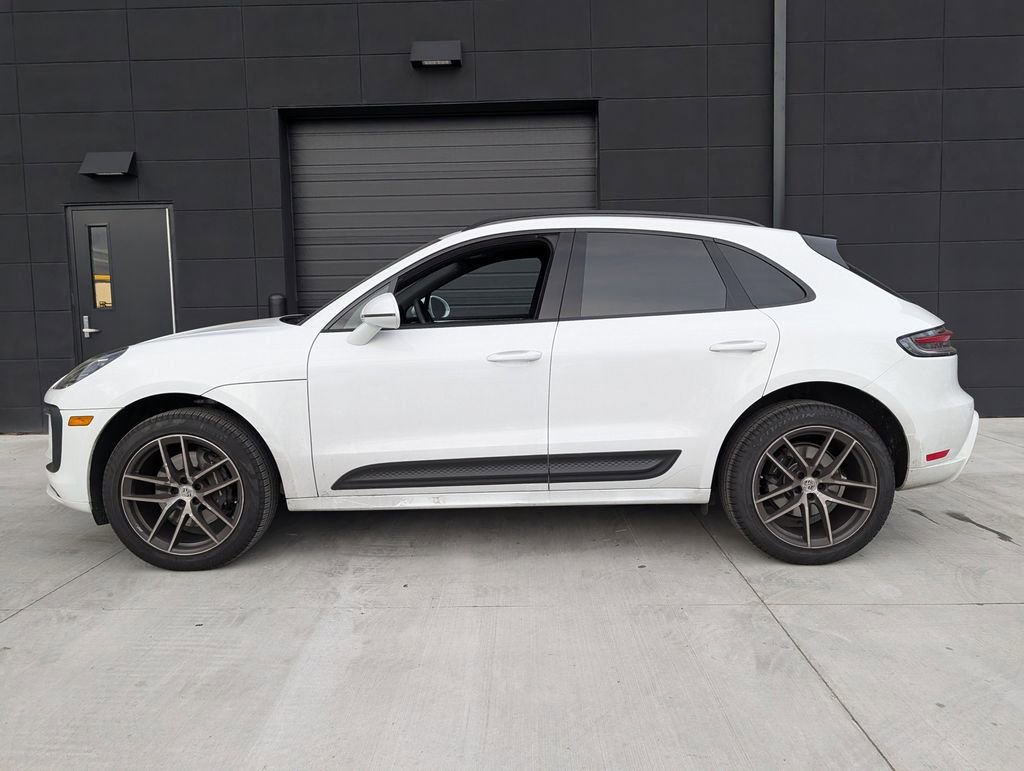 New 2025 Porsche Macan Turbo image 2
