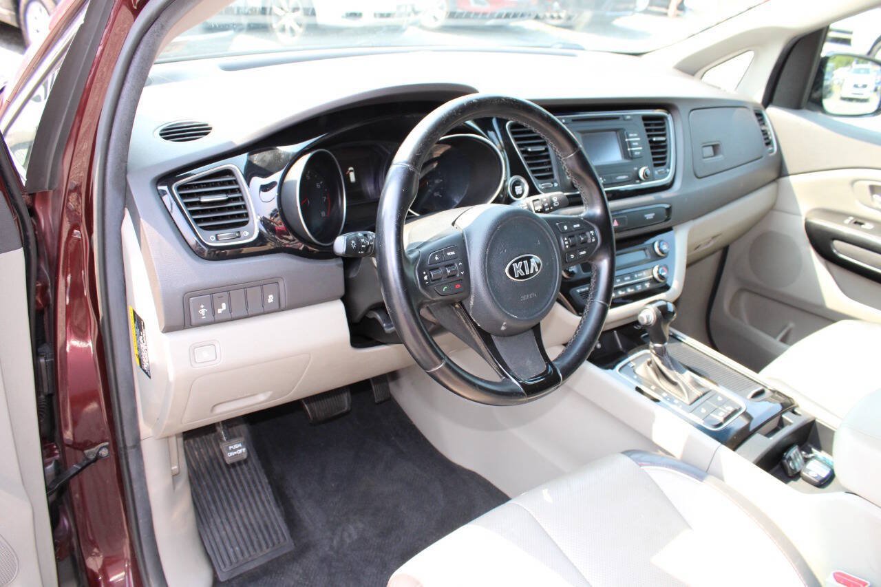 Used 2015 Kia Sedona EX w/ EX Premium Plus Package FWD image 13