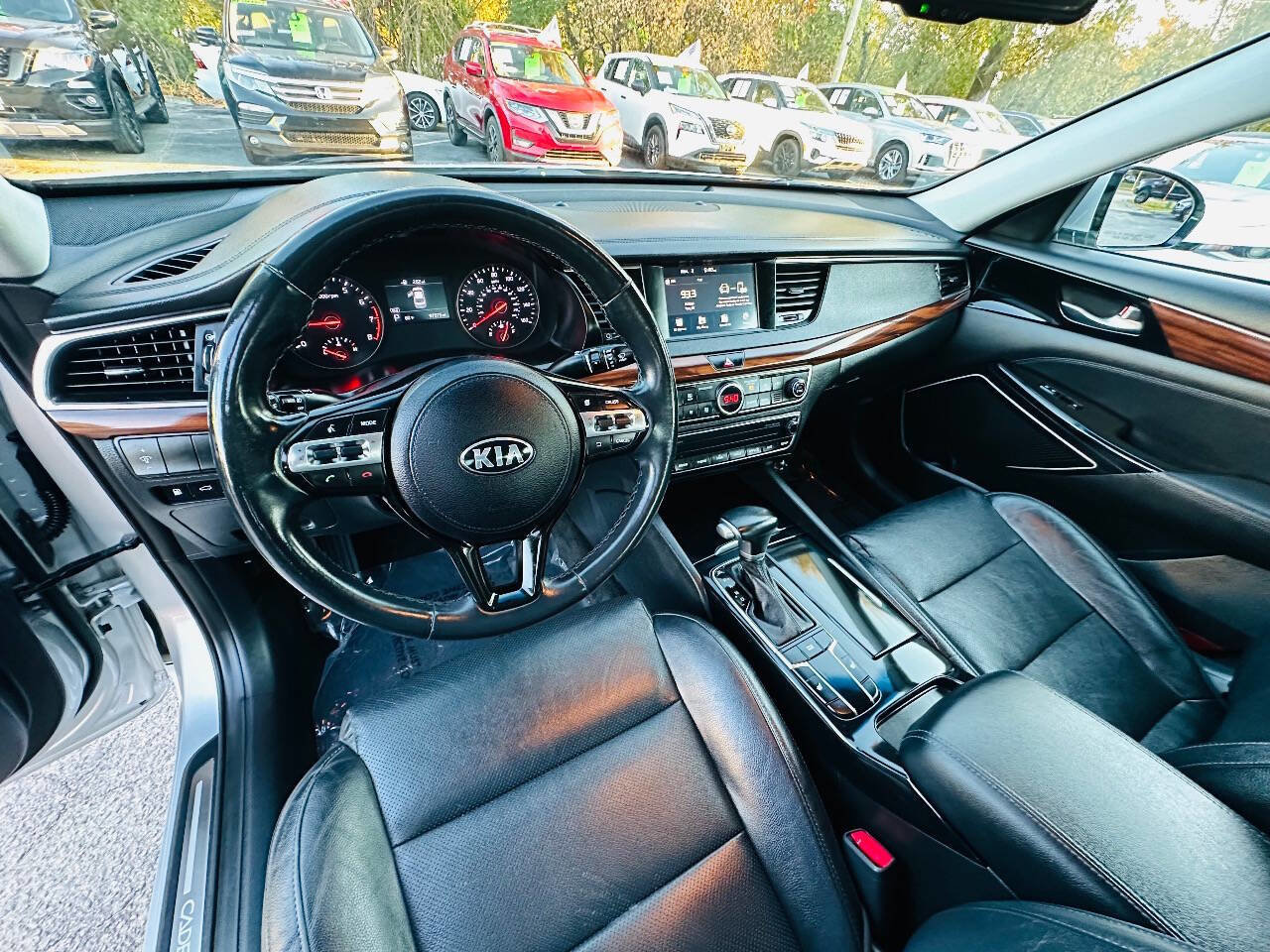 Used 2018 Kia Cadenza Premium image 18