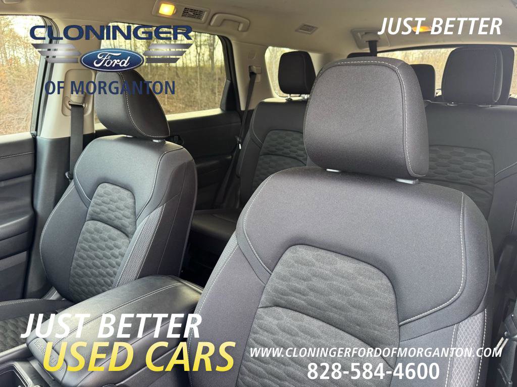 Used 2024 Nissan Pathfinder S image 21