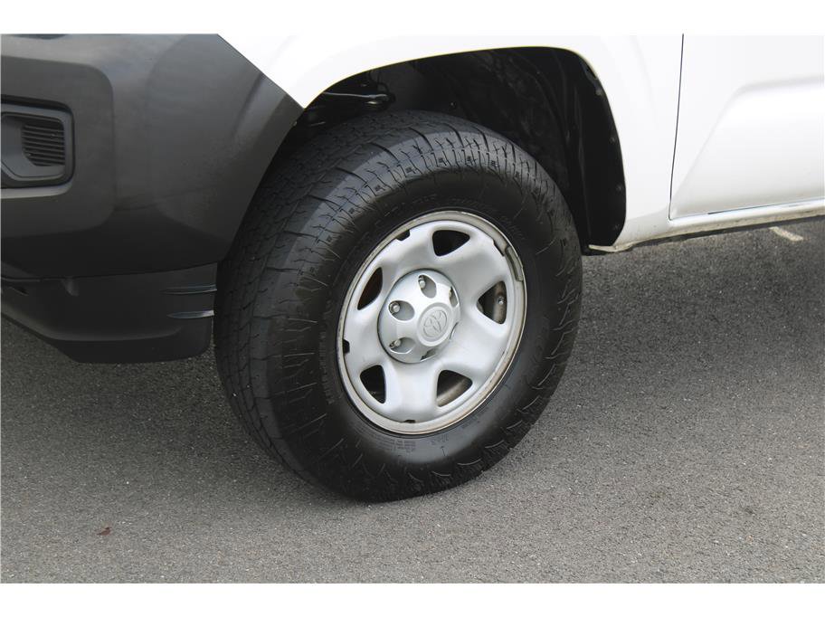 Used 2019 Toyota Tacoma 2WD Access Cab image 6