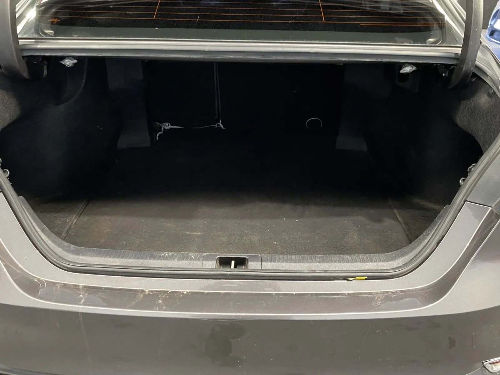 Used 2019 Toyota Camry LE FWD image 8