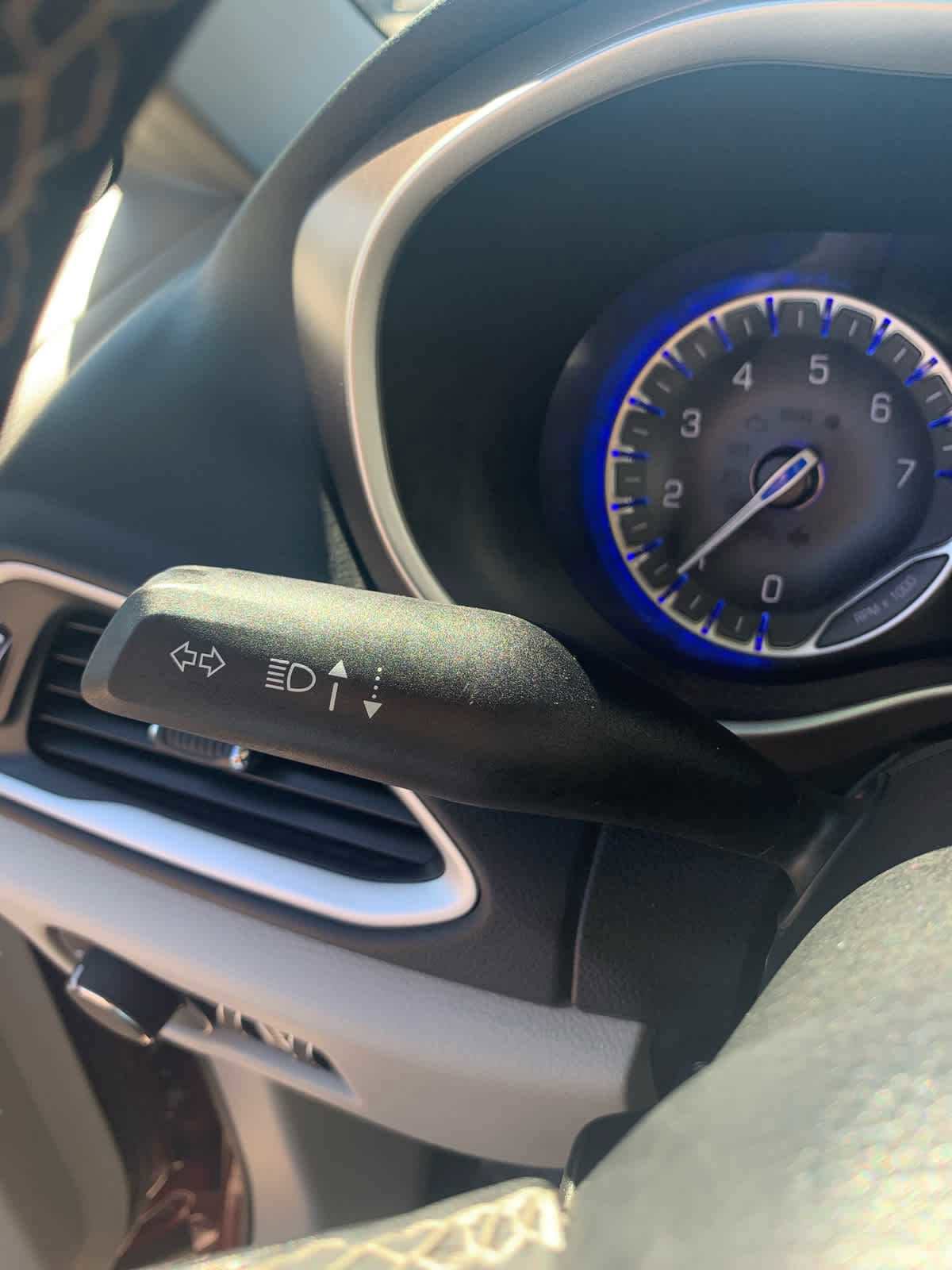 Used 2023 Chrysler Voyager LX image 21