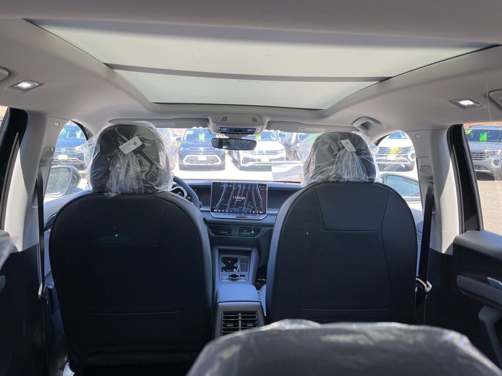 New 2026 Volkswagen Tiguan SE image 16