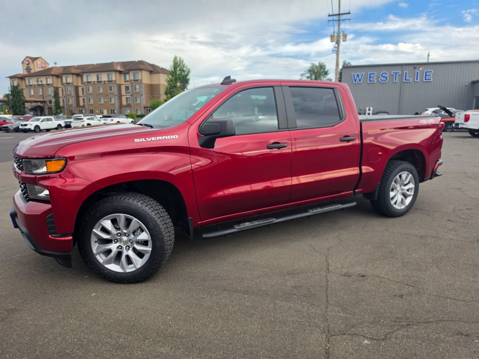 Used 2022 Chevrolet Silverado 1500 Custom w/ Safety Confidence Package AWD/4WD image 9