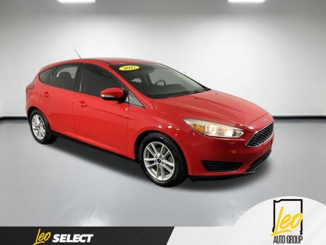 Used 2017 Ford Focus SE w/ Cold Weather Package FWD image 6